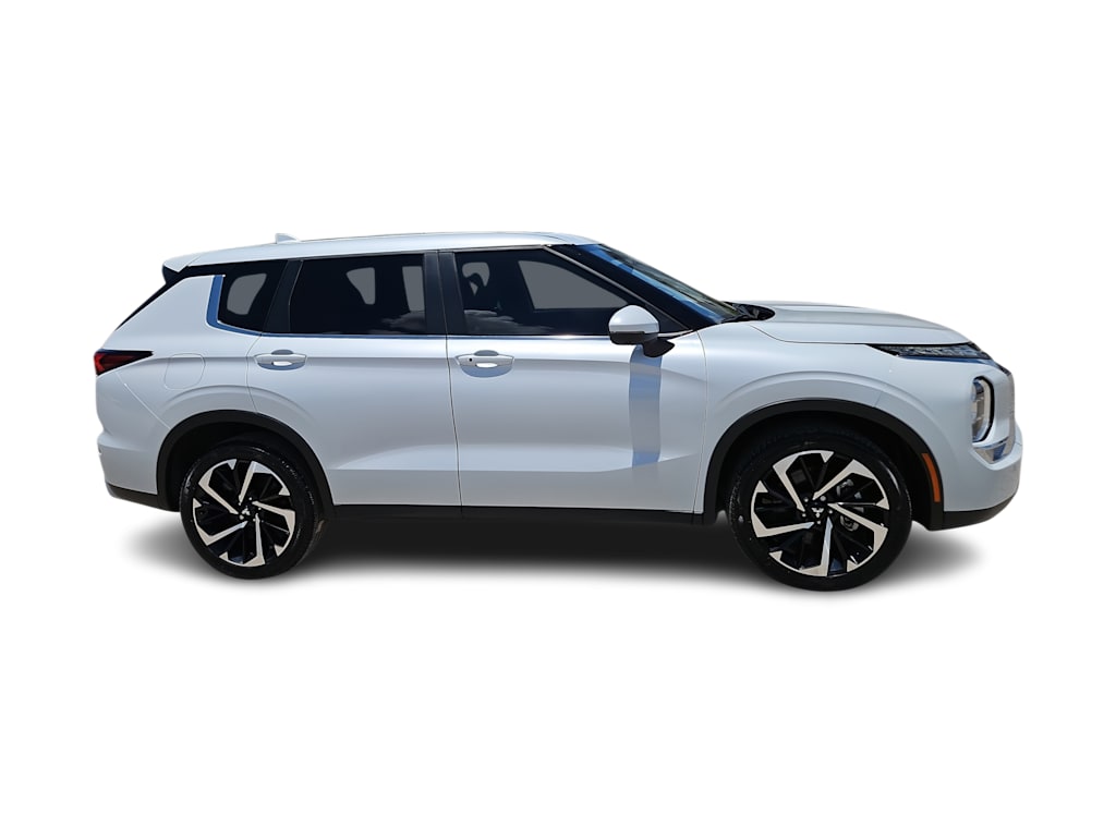 Thumbnail: 2024 Mitsubishi Outlander - 21