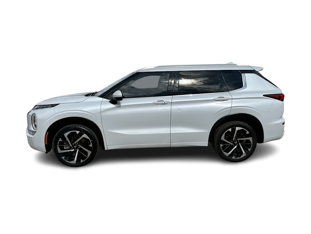 Thumbnail: 2022 Mitsubishi Outlander - 3