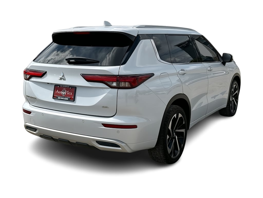 Thumbnail: 2022 Mitsubishi Outlander - 19