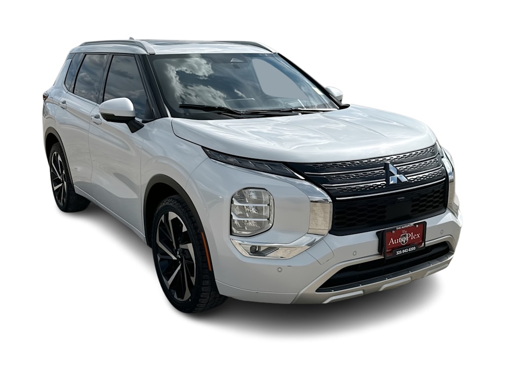Thumbnail: 2022 Mitsubishi Outlander - 17