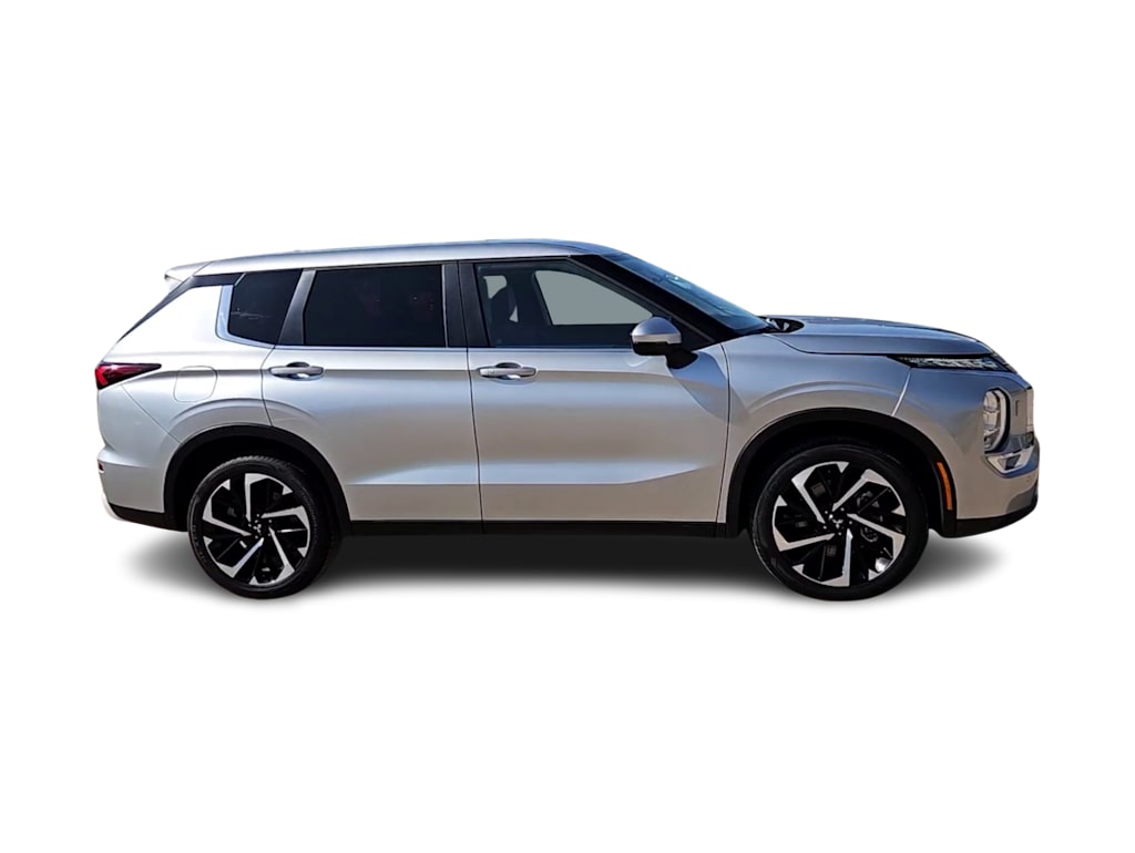Thumbnail: 2024 Mitsubishi Outlander - 21