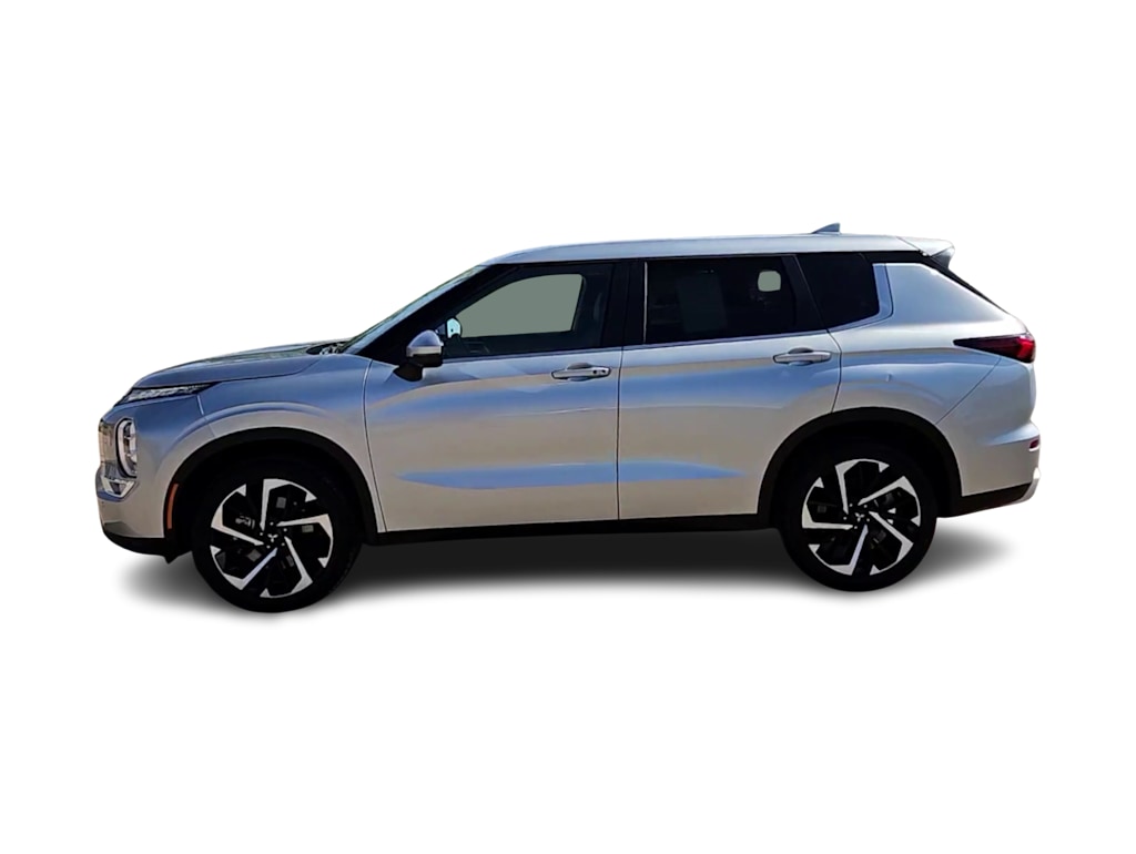 Thumbnail: 2024 Mitsubishi Outlander - 3