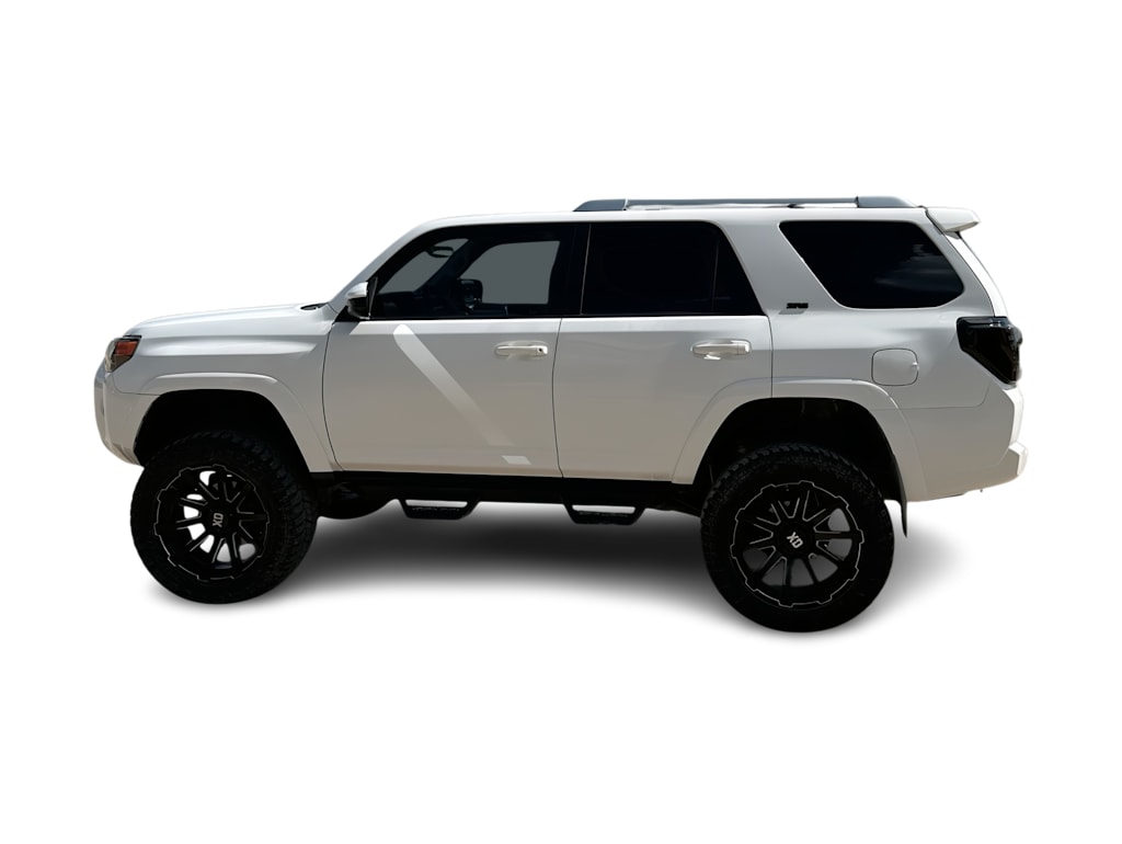Thumbnail: 2018 Toyota 4Runner - 3