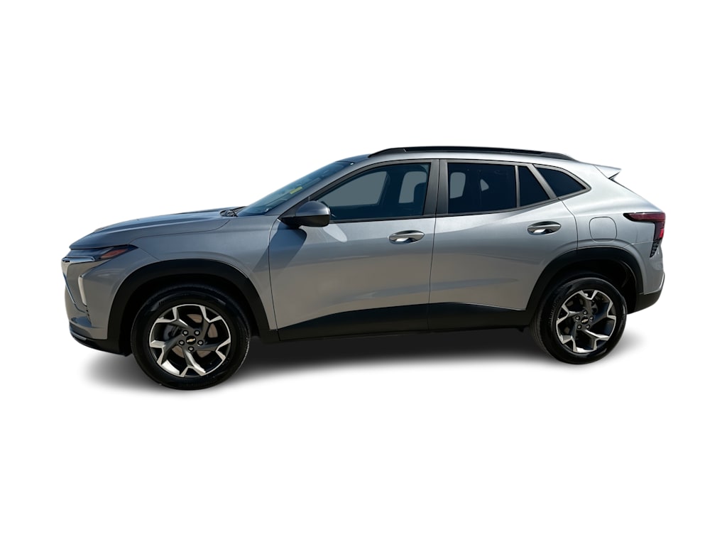 Thumbnail: 2025 Chevrolet Trax - 3