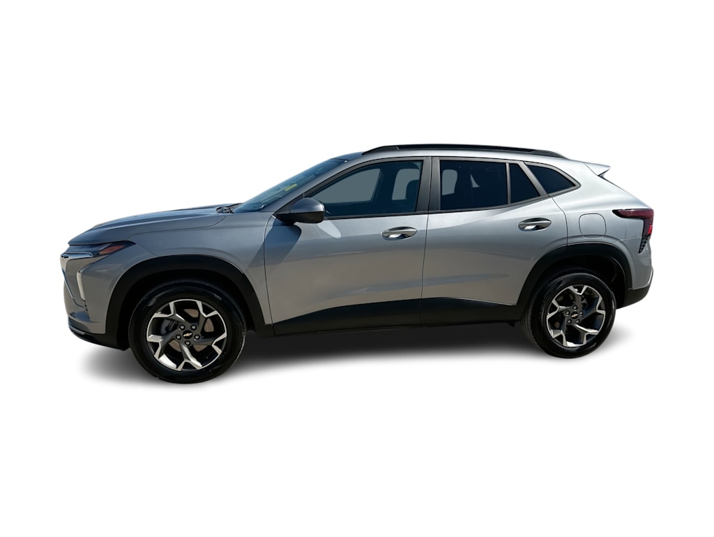 Thumbnail: 2025 Chevrolet Trax - 3