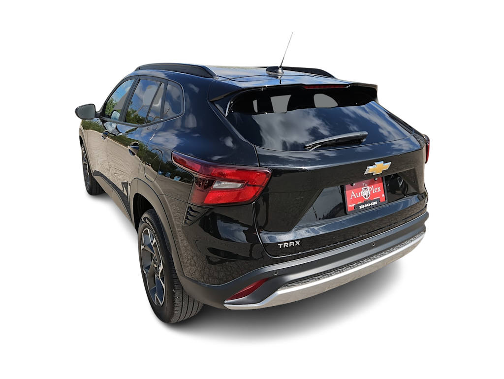 Thumbnail: 2025 Chevrolet Trax - 4