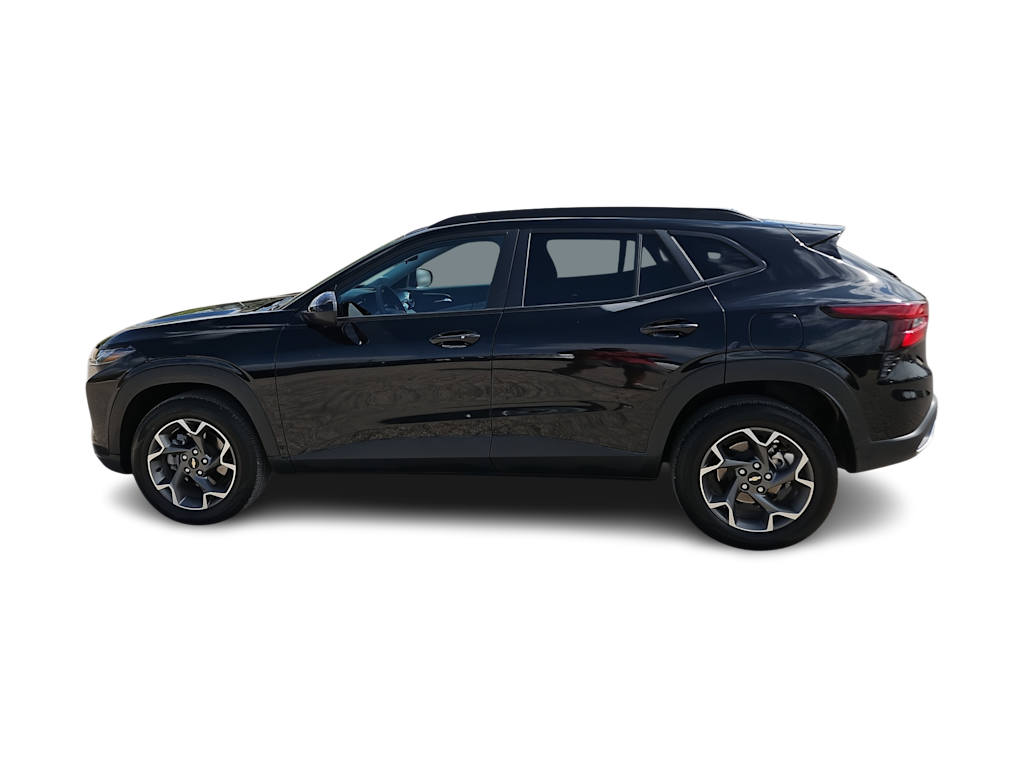Thumbnail: 2025 Chevrolet Trax - 3