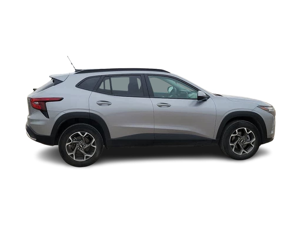 Thumbnail: 2025 Chevrolet Trax - 21