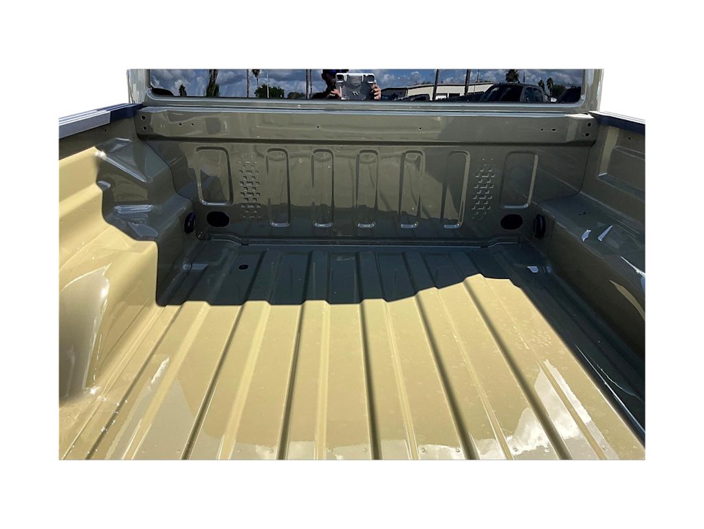 Thumbnail: 2025 Jeep Gladiator - 17