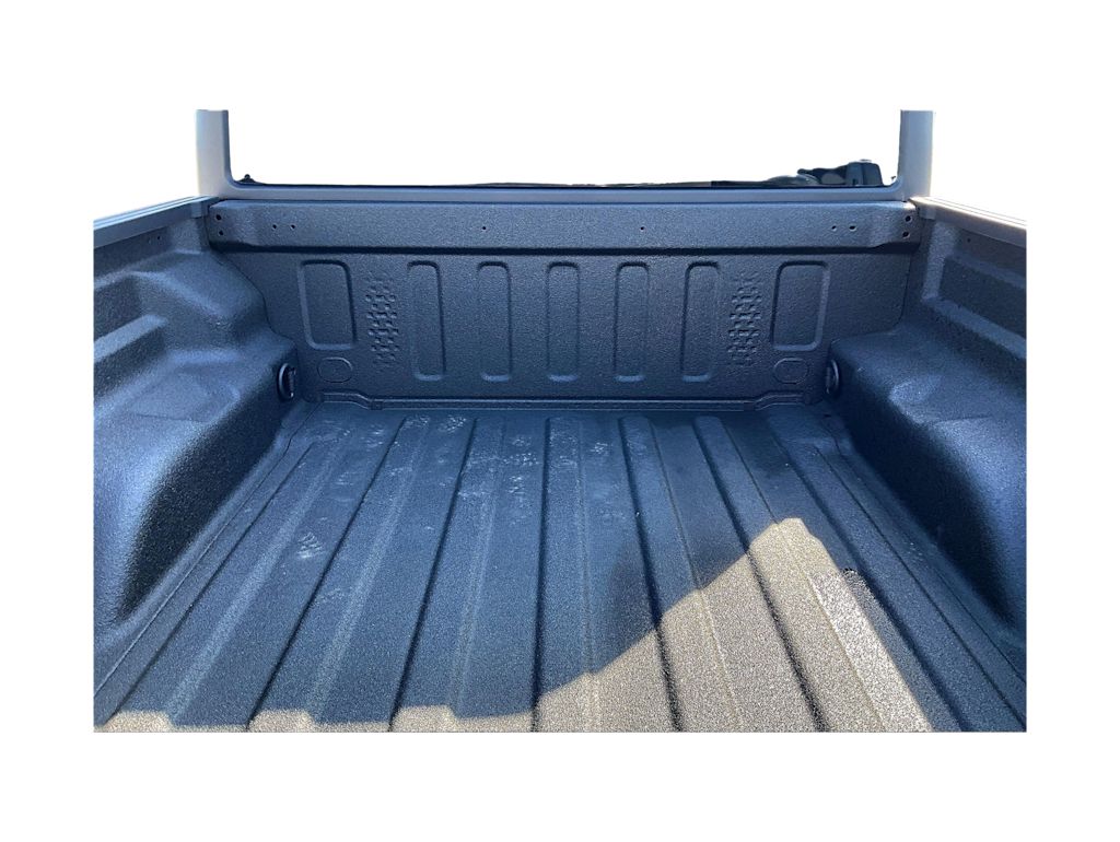 Thumbnail: 2025 Jeep Gladiator - 17