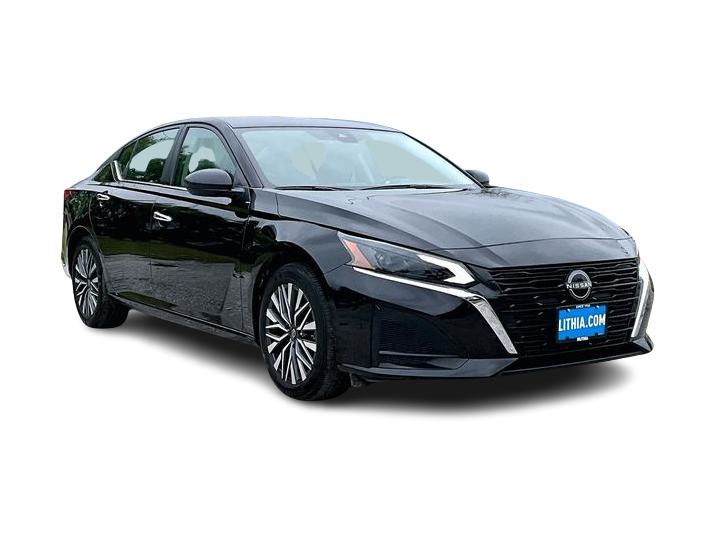 Thumbnail: 2025 Nissan Altima - 21