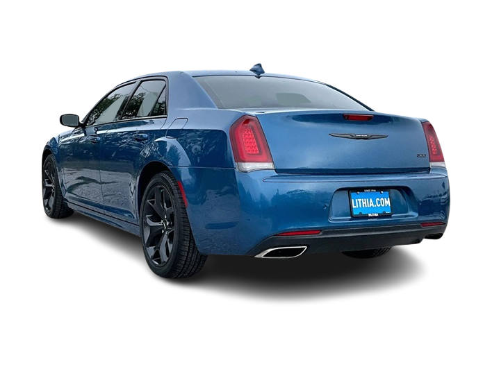 Thumbnail: 2023 Chrysler 300 - 4
