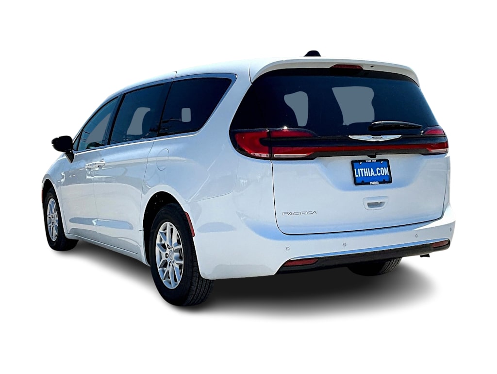 Thumbnail: 2026 Chrysler Pacifica - 4