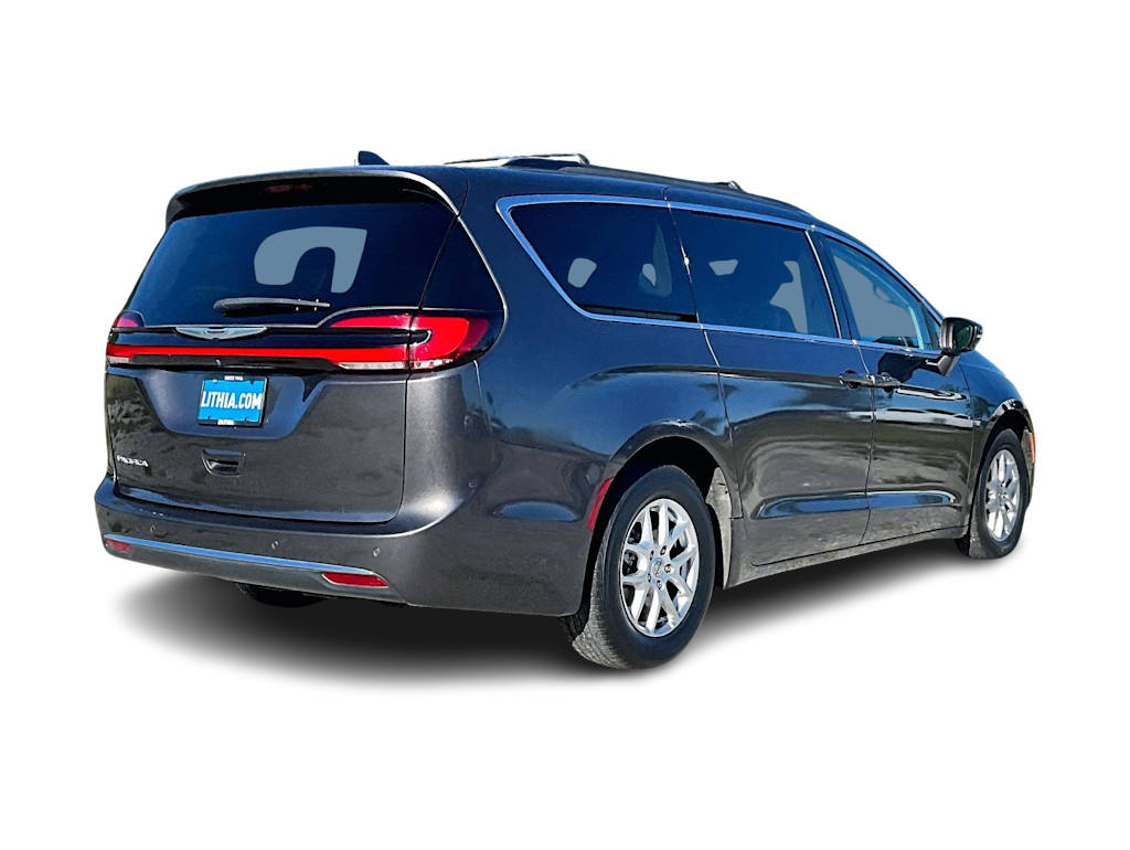Thumbnail: 2022 Chrysler Pacifica - 20