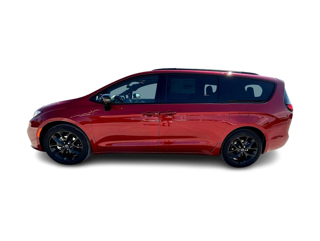 Thumbnail: 2026 Chrysler Pacifica - 3