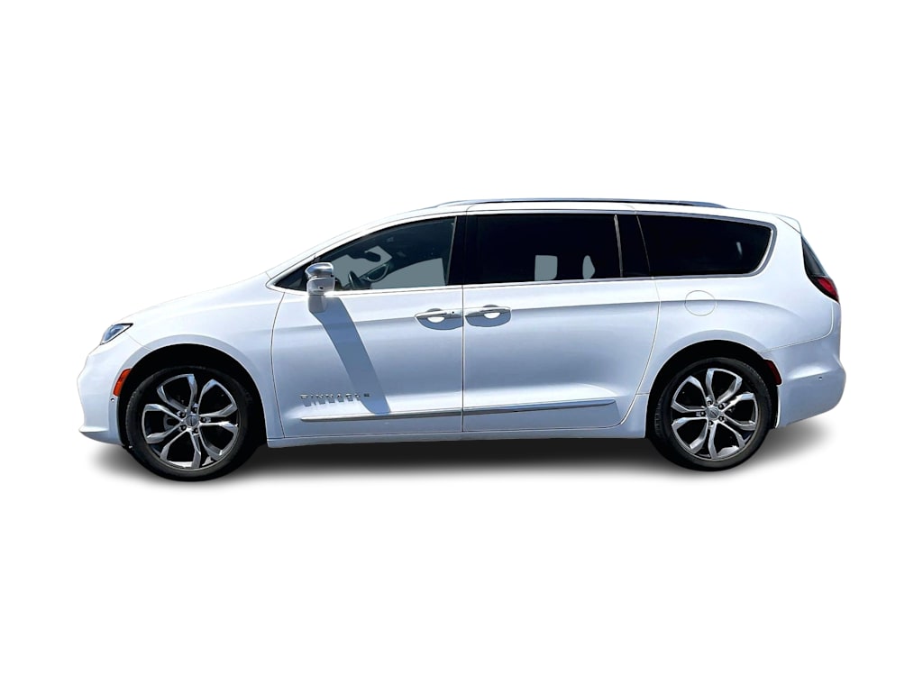 Thumbnail: 2024 Chrysler Pacifica - 3