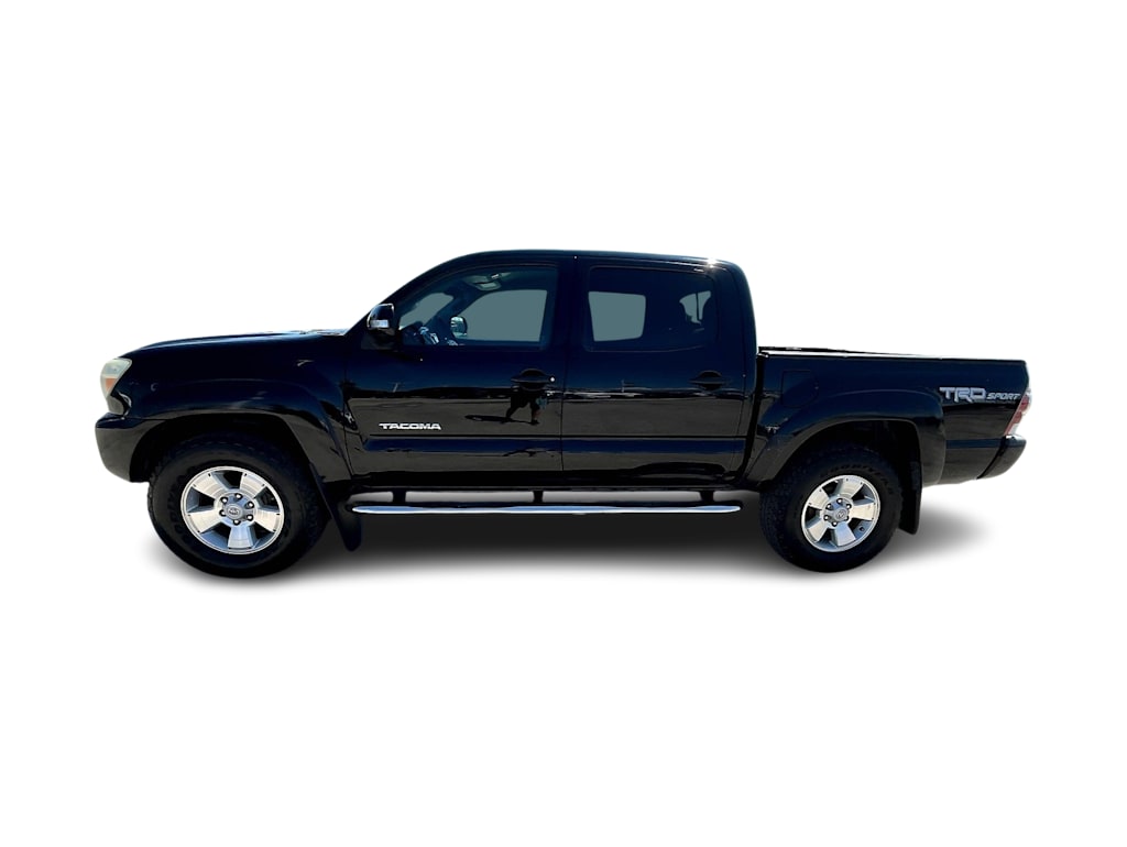 Thumbnail: 2015 Toyota Tacoma - 3