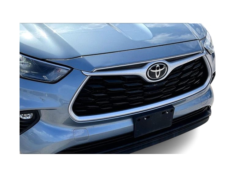 Thumbnail: 2022 Toyota Highlander - 22