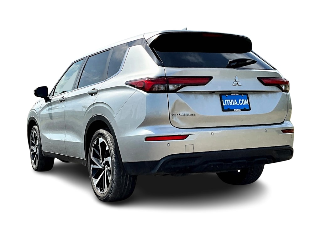 2022 Mitsubishi Outlander ES 3