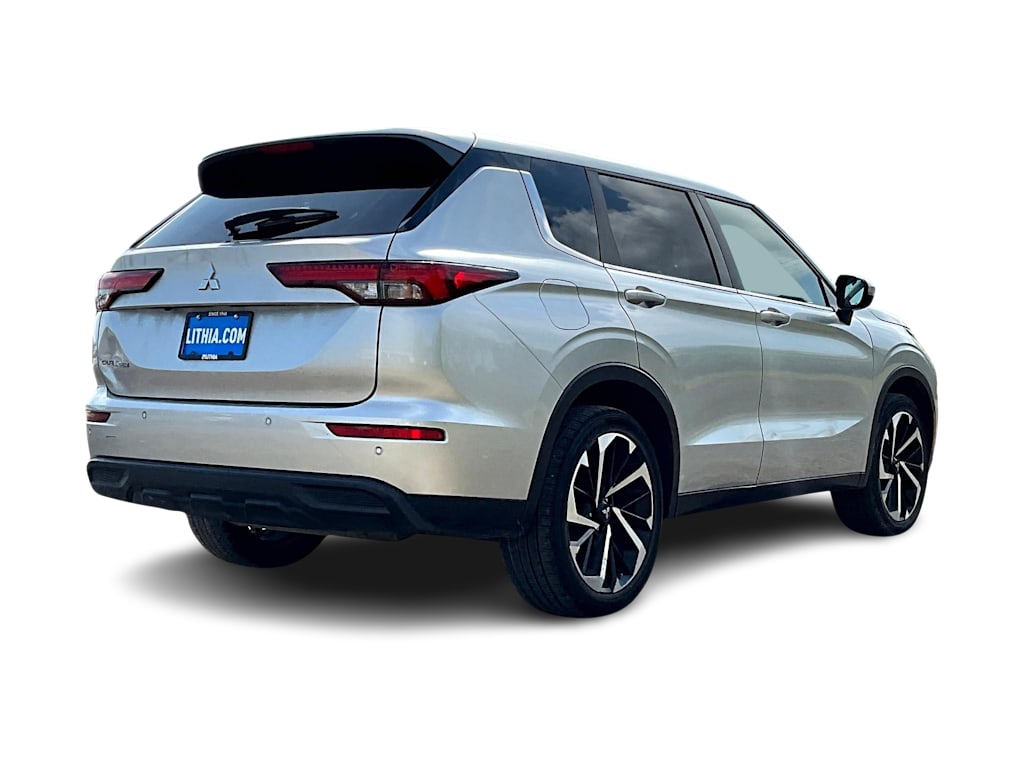 2022 Mitsubishi Outlander ES 20