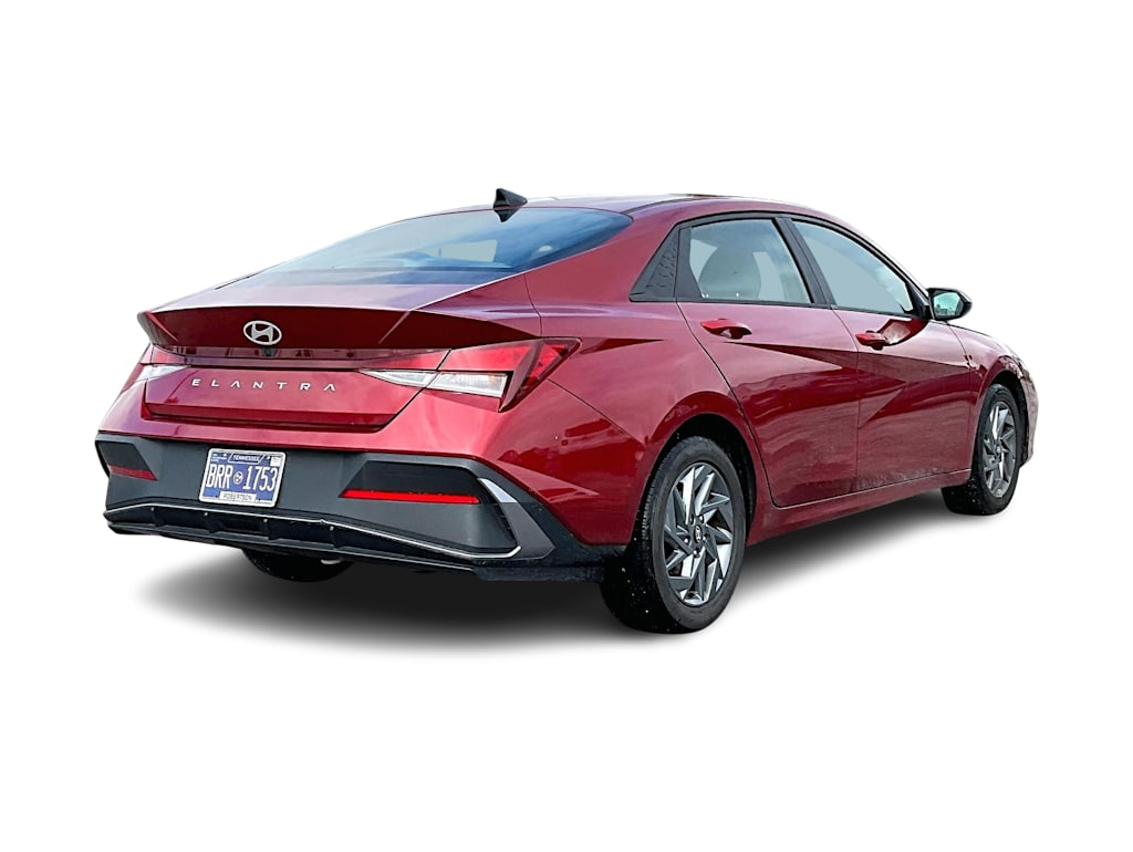 Thumbnail: 2024 Hyundai Elantra - 15
