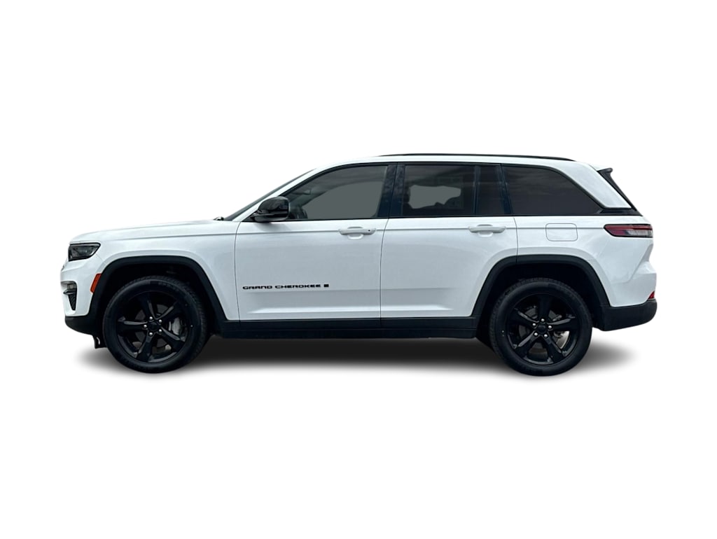 Thumbnail: 2023 Jeep Grand Cherokee - 3