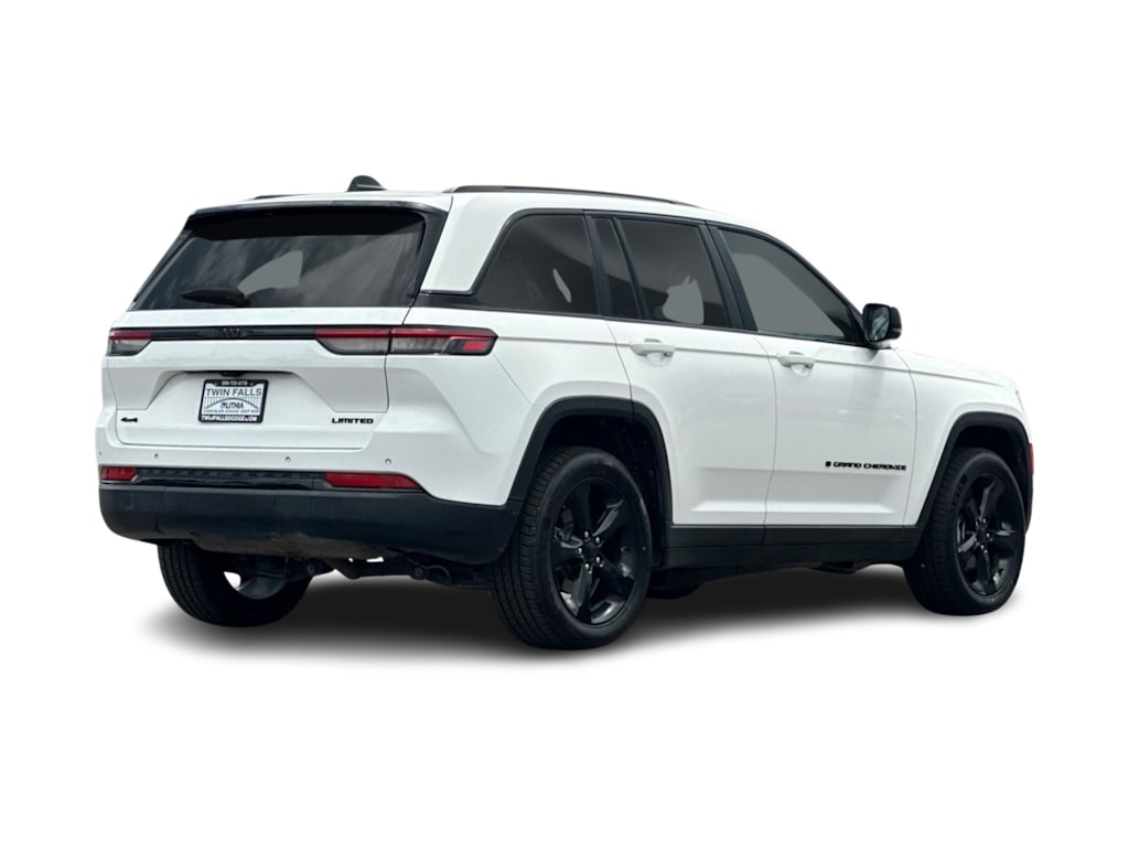Thumbnail: 2023 Jeep Grand Cherokee - 17