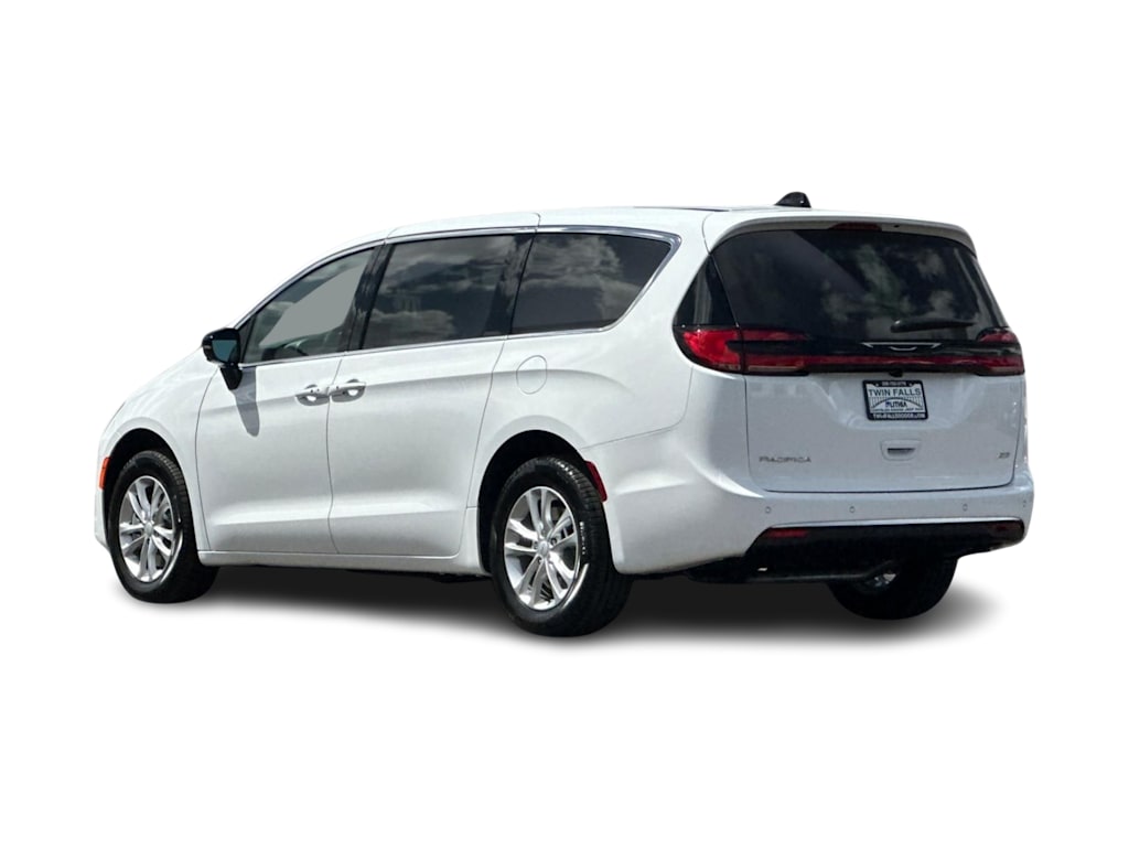 Thumbnail: 2027 Chrysler Pacifica - 4