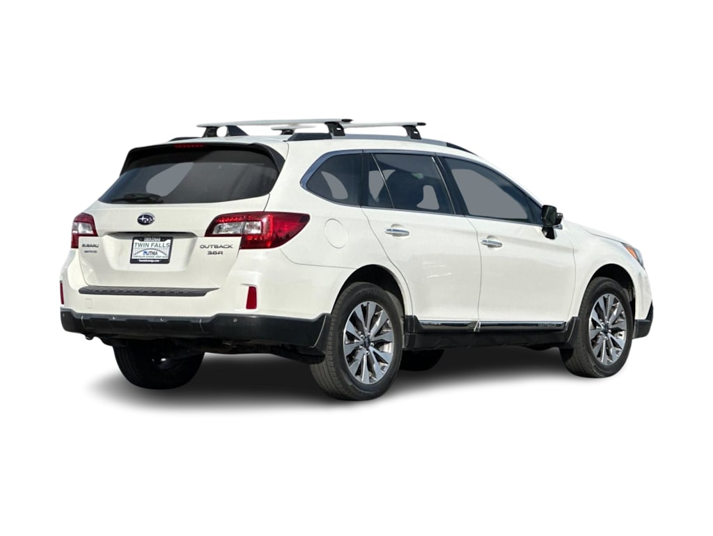 Thumbnail: 2017 Subaru Outback - 16