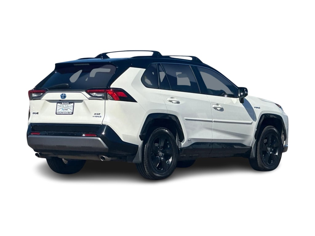 Thumbnail: 2021 Toyota RAV4 - 17