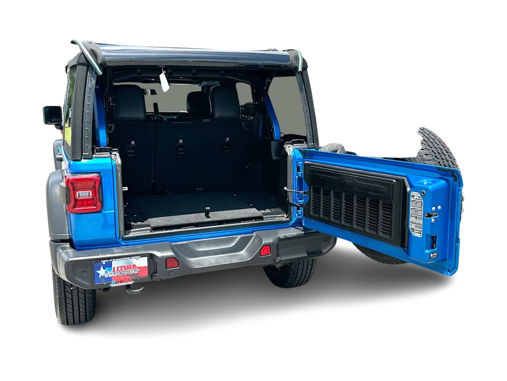 Thumbnail: 2022 Jeep Wrangler - 16