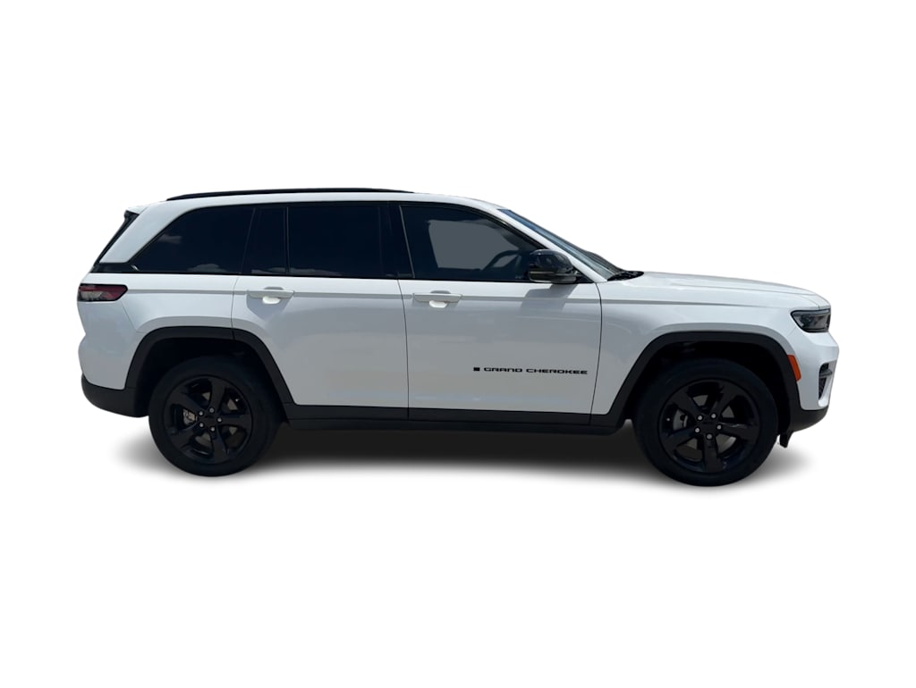 Thumbnail: 2023 Jeep Grand Cherokee - 10