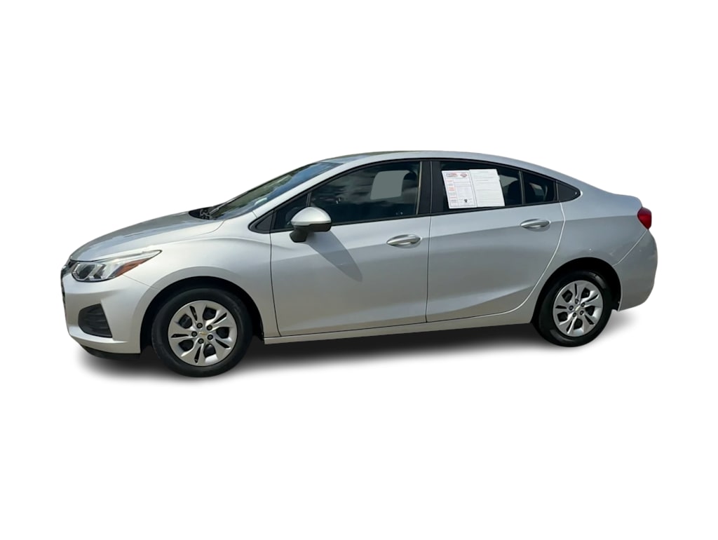 Thumbnail: 2019 Chevrolet Cruze - 3