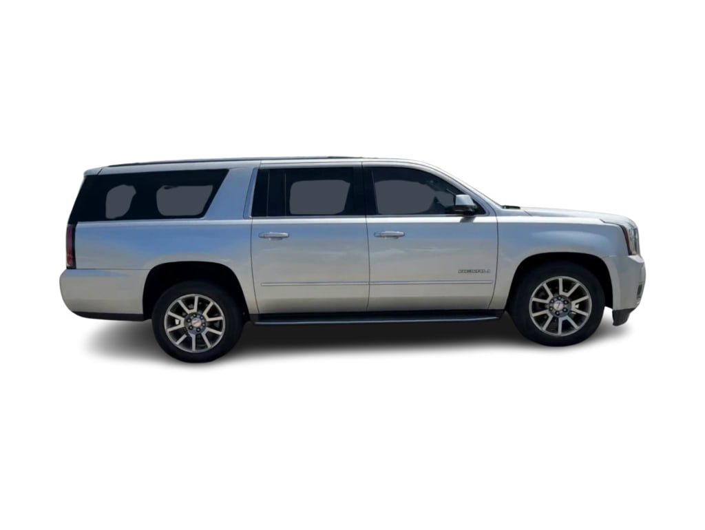 2017 GMC Yukon XL Denali 22