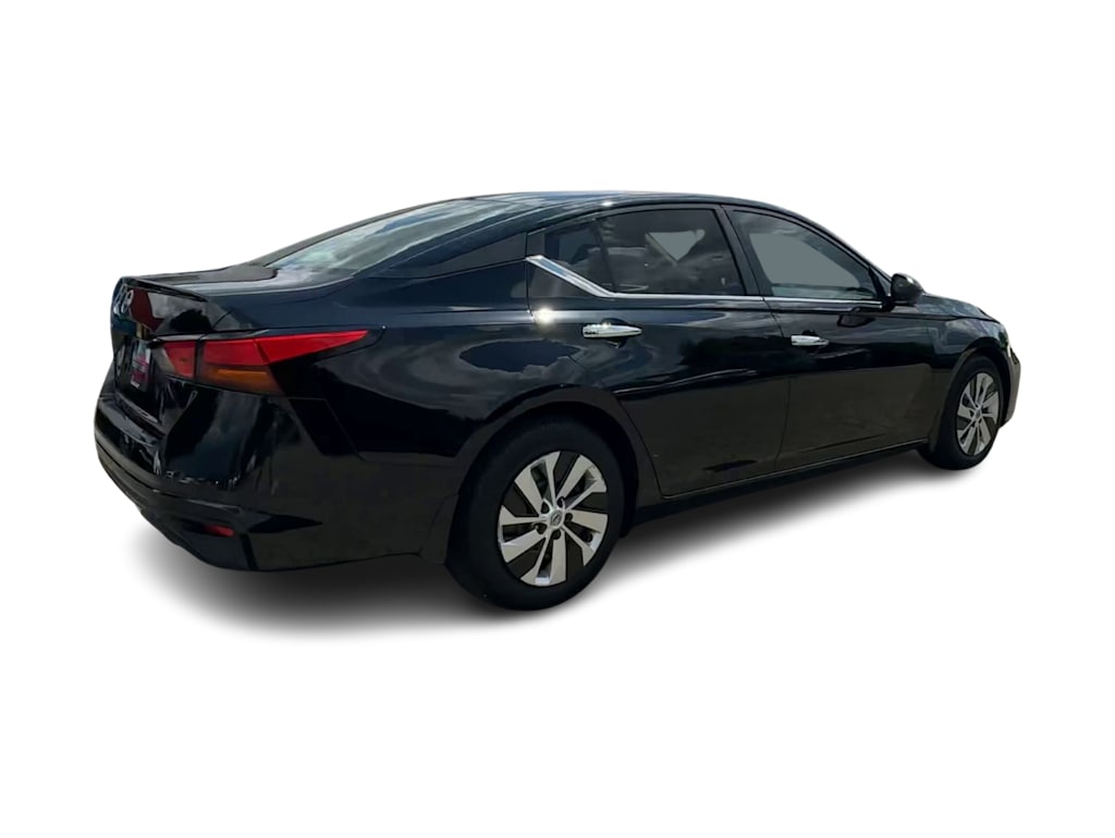 Thumbnail: 2023 Nissan Altima - 20