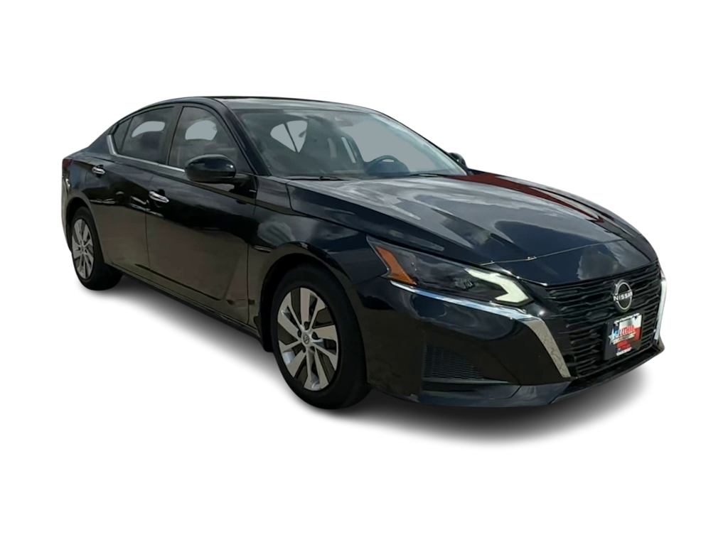 Thumbnail: 2023 Nissan Altima - 18