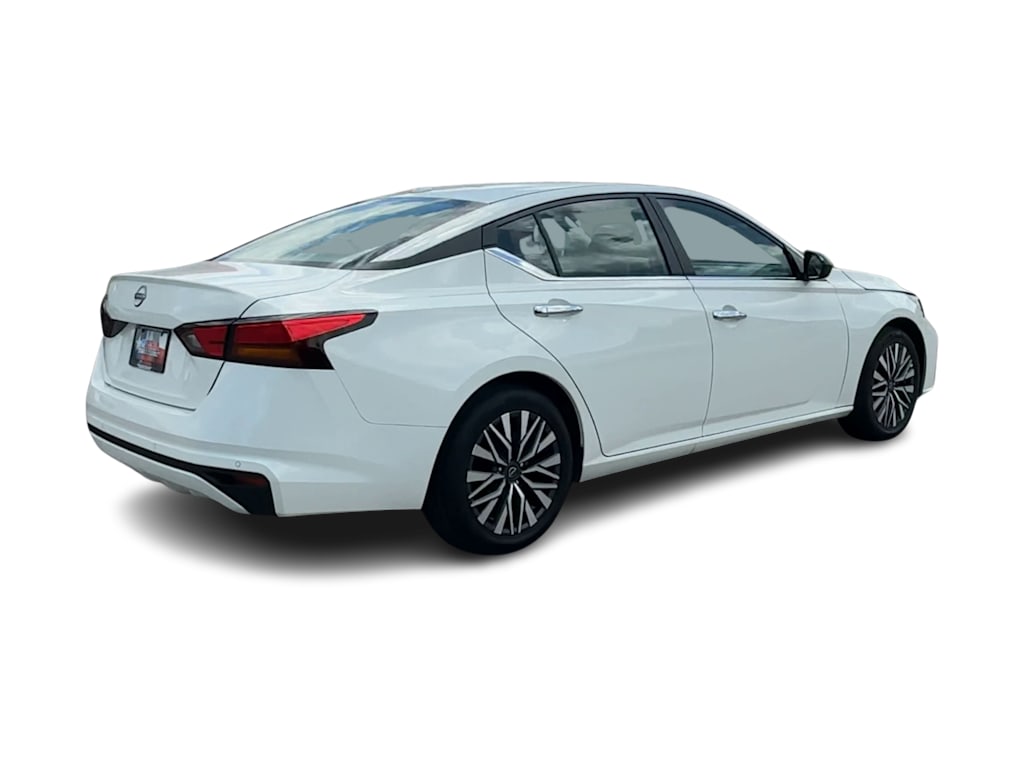 Thumbnail: 2025 Nissan Altima - 21