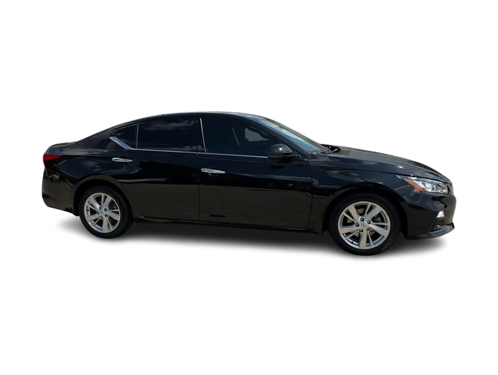 Thumbnail: 2020 Nissan Altima - 19