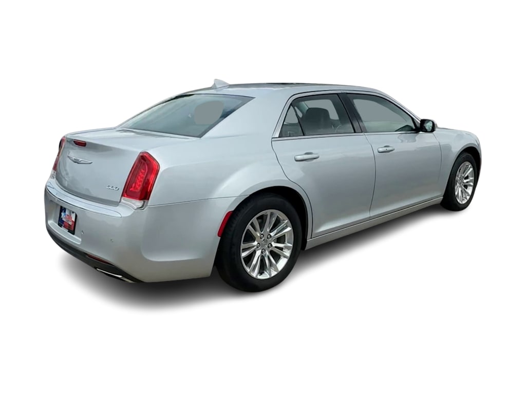 Thumbnail: 2021 Chrysler 300 - 21