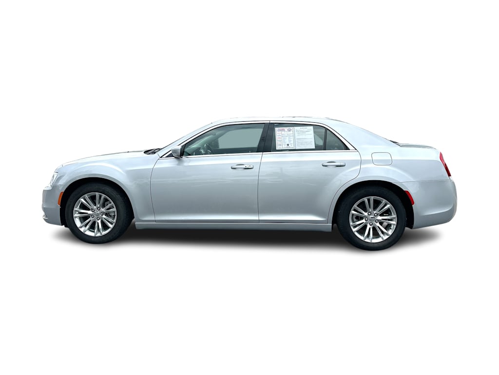Thumbnail: 2021 Chrysler 300 - 24