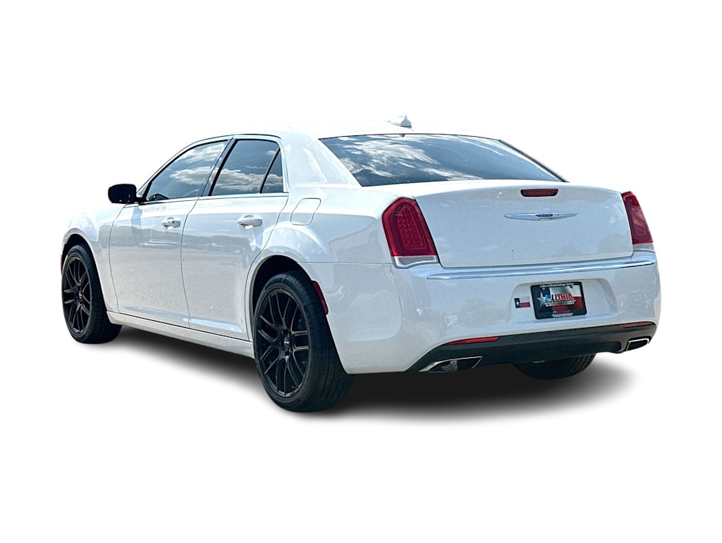 Thumbnail: 2019 Chrysler 300 - 4