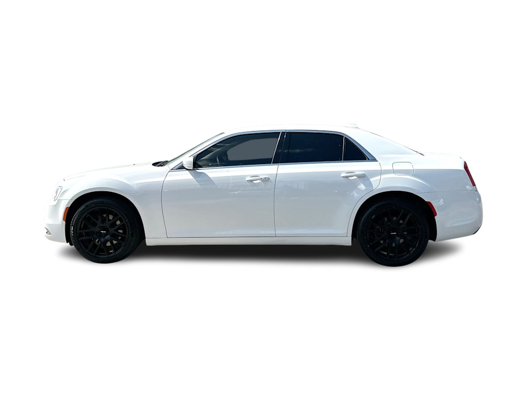 Thumbnail: 2019 Chrysler 300 - 23
