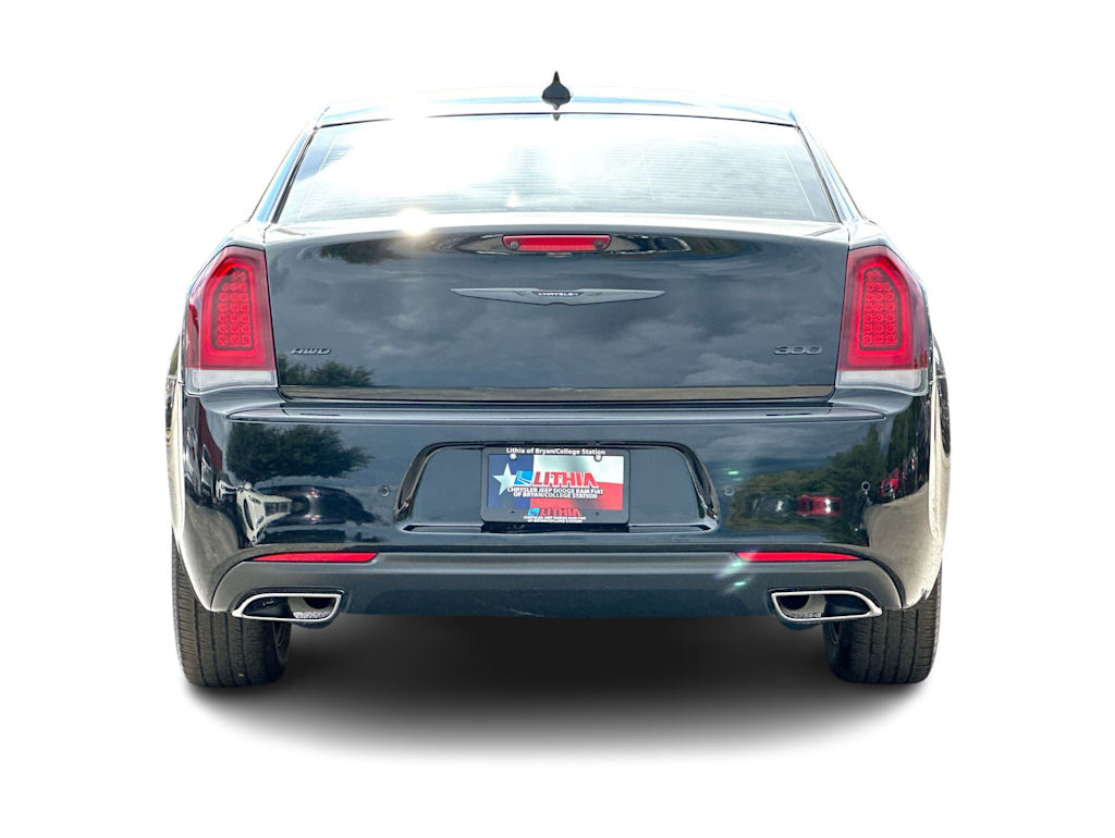 Thumbnail: 2023 Chrysler 300 - 5