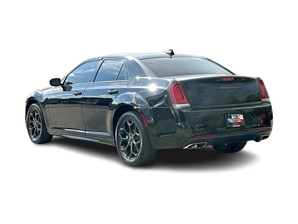 Thumbnail: 2023 Chrysler 300 - 24