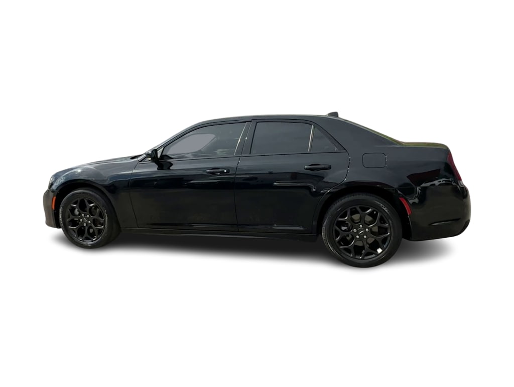 Thumbnail: 2023 Chrysler 300 - 21