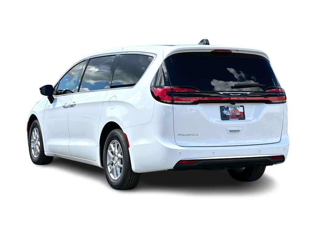Thumbnail: 2027 Chrysler Pacifica - 4