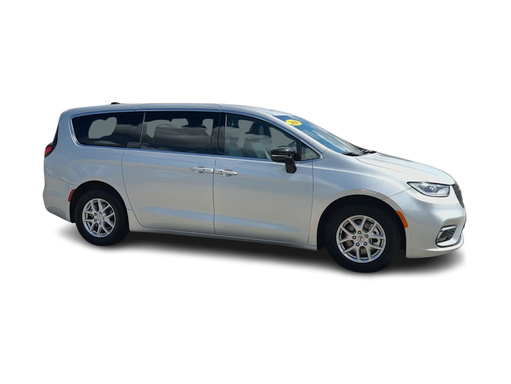 Thumbnail: 2026 Chrysler Pacifica - 22