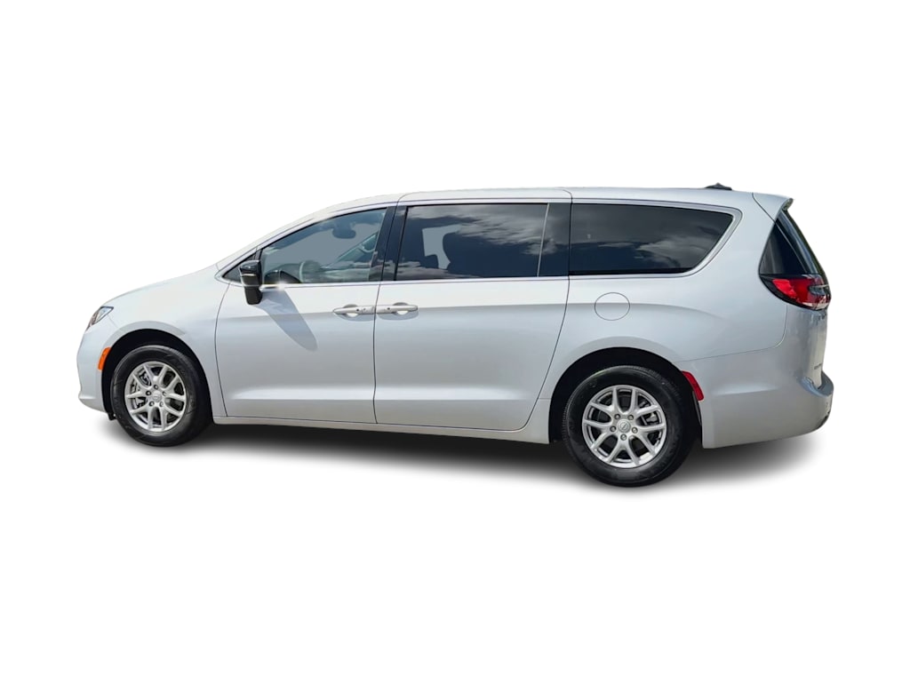 Thumbnail: 2026 Chrysler Pacifica - 19