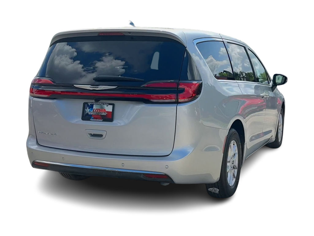 Thumbnail: 2026 Chrysler Pacifica - 20