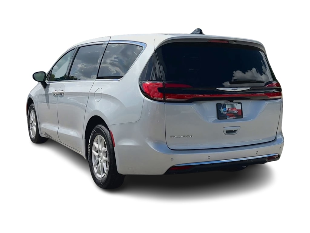 Thumbnail: 2026 Chrysler Pacifica - 4